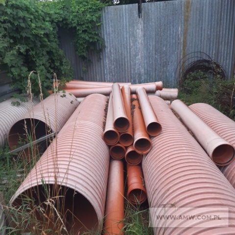 Części kanalizacyjne - pakiet zawierający 5 poz. asort. (wg oddzielnego wykazu), w tym: uszczelka 65 x 3 - 7 szt., rura K PCV 200 x 5,9 (łącznie 40,30 m), rura K PVC 160 x 4 (łącznie 30,60 m), rura PP DN600 SN16 (łącznie 12,90 m), studnia kanalizacyjna TEGRA 600 - 7 szt. 